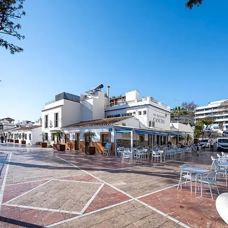 Elegant Apartment, Steps From The Sea With Parking Included Apartment