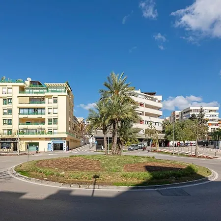 Elegant Apartment, Steps From The Sea With Parking Included Apartment *